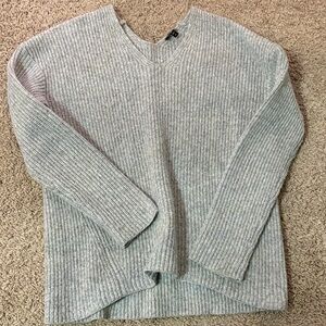 Express Women's Heather Gray V-Neck Sweater